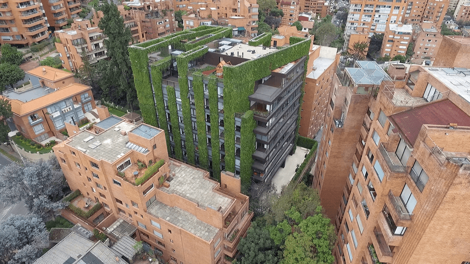 Jardín Edificio Santalaia (Groncol + Paisajismo Urbano) © Daniel Segura Fotografía vía GRONCOL